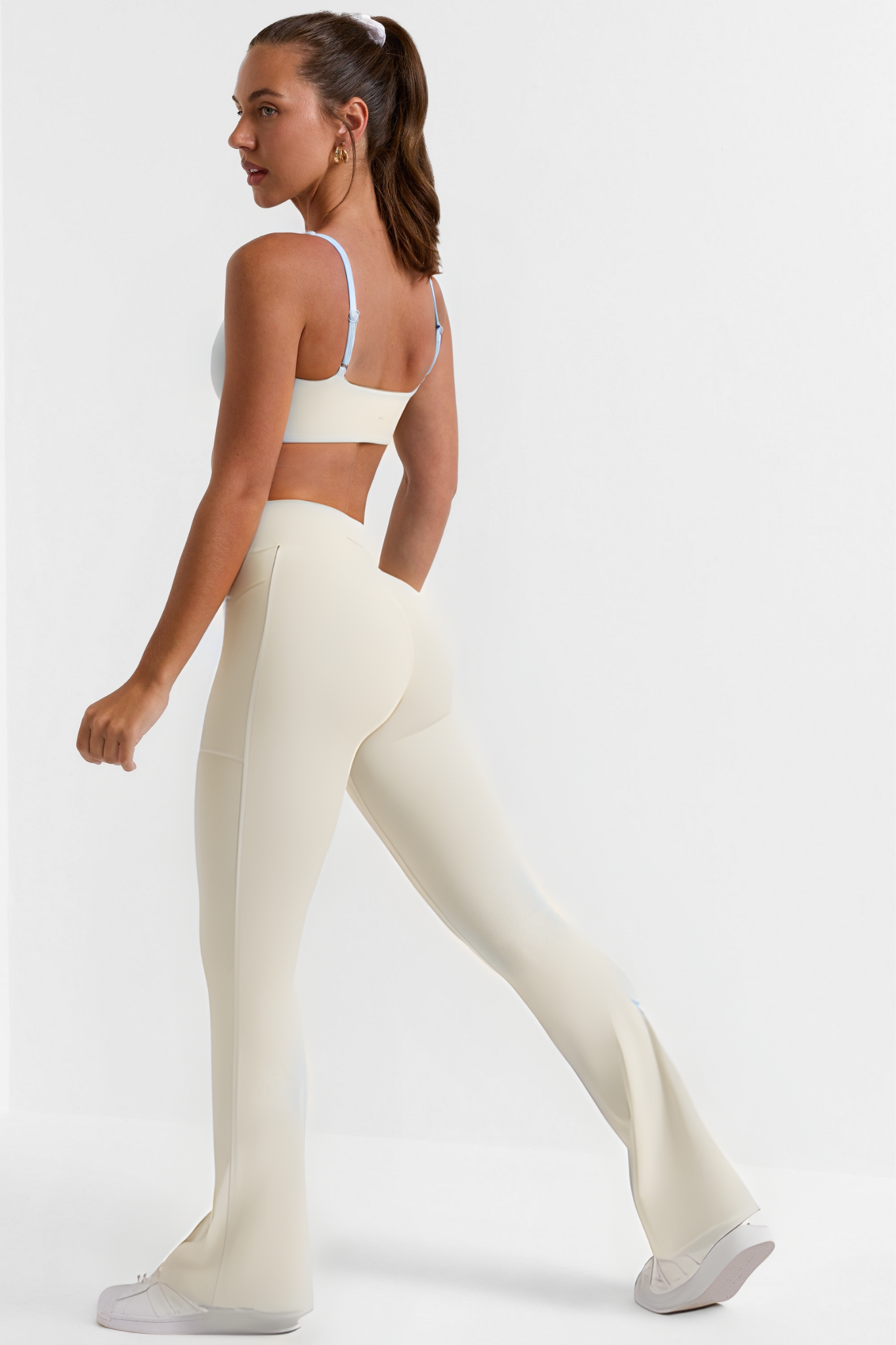 LAURA™ | UTSVÄNGDA LEGGINGS